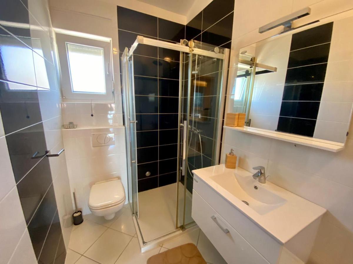 Atrium Novalja Apartment Ngoại thất bức ảnh