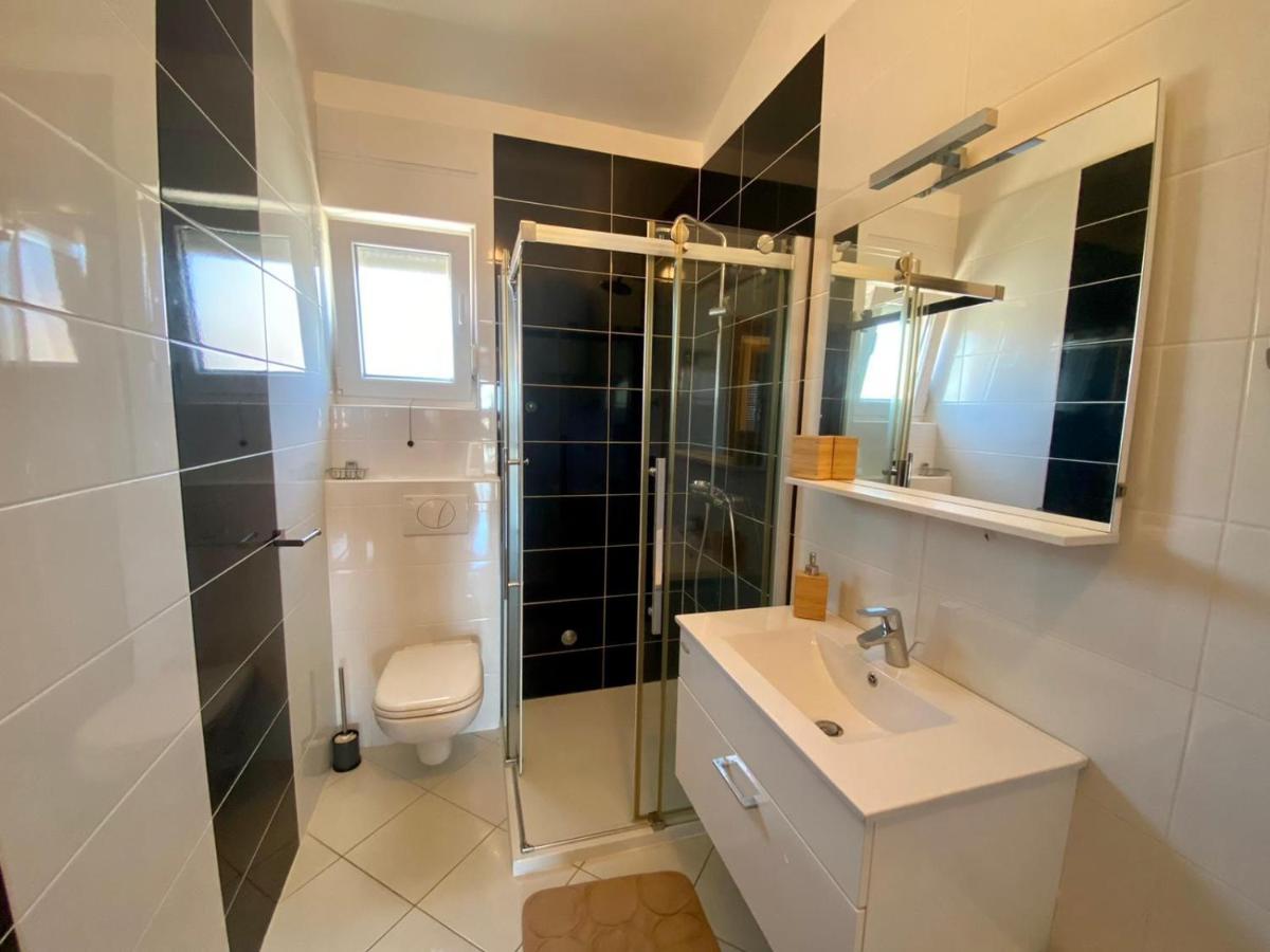 Atrium Novalja Apartment Ngoại thất bức ảnh