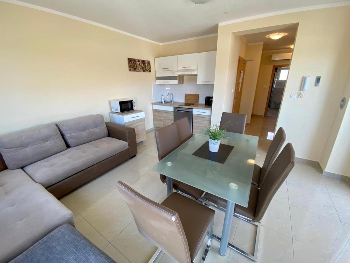Atrium Novalja Apartment Ngoại thất bức ảnh