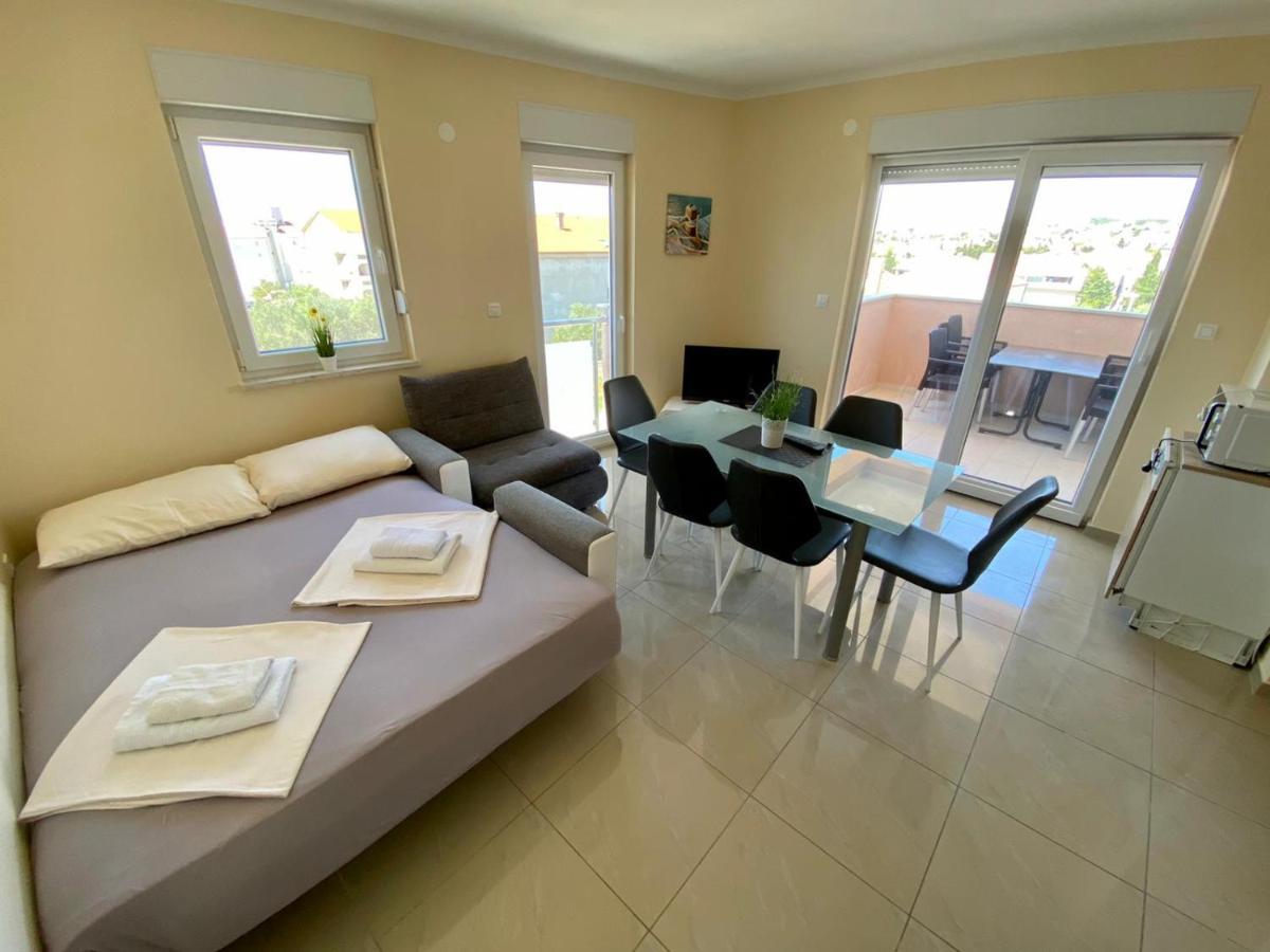 Atrium Novalja Apartment Ngoại thất bức ảnh