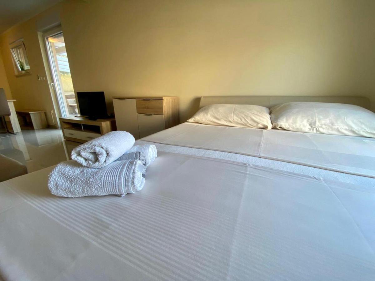 Atrium Novalja Apartment Ngoại thất bức ảnh