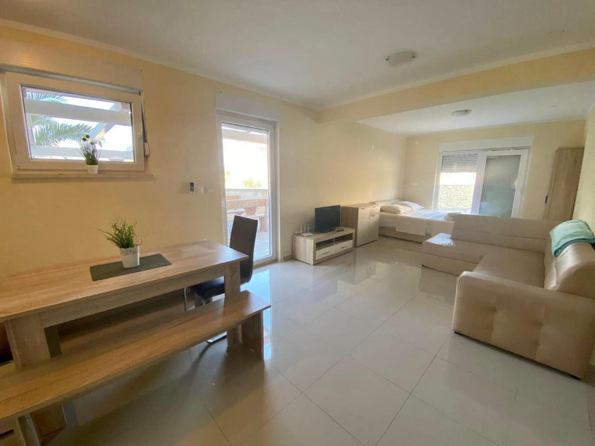 Atrium Novalja Apartment Ngoại thất bức ảnh